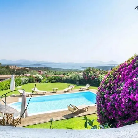 Villa Cala Di Volpe *
