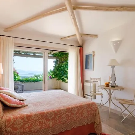 Villa Cala Di Volpe 펜션 *