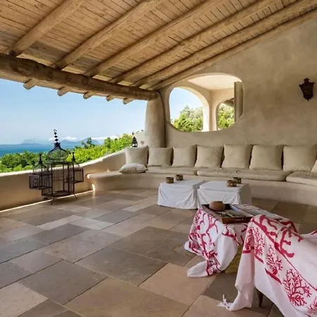 Villa Cala Di Volpe 펜션 *